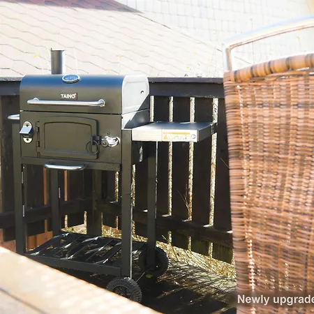 Entire House In Schwarzwald With Mountain View, Private Sauna, Gym, Garden And Terraces Unterkirnach